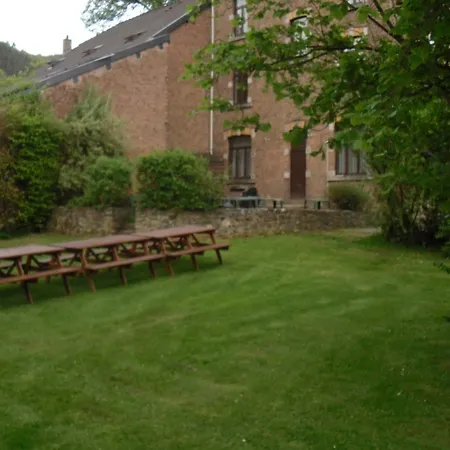 Ardennes For 21 Guests, Cleaning Included Сasa de vacaciones